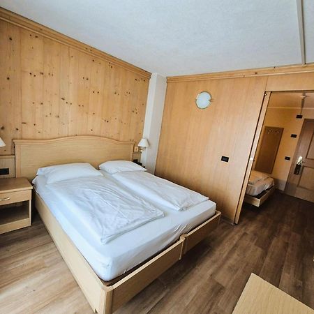 Hotel Angelica Ливиньо Экстерьер фото