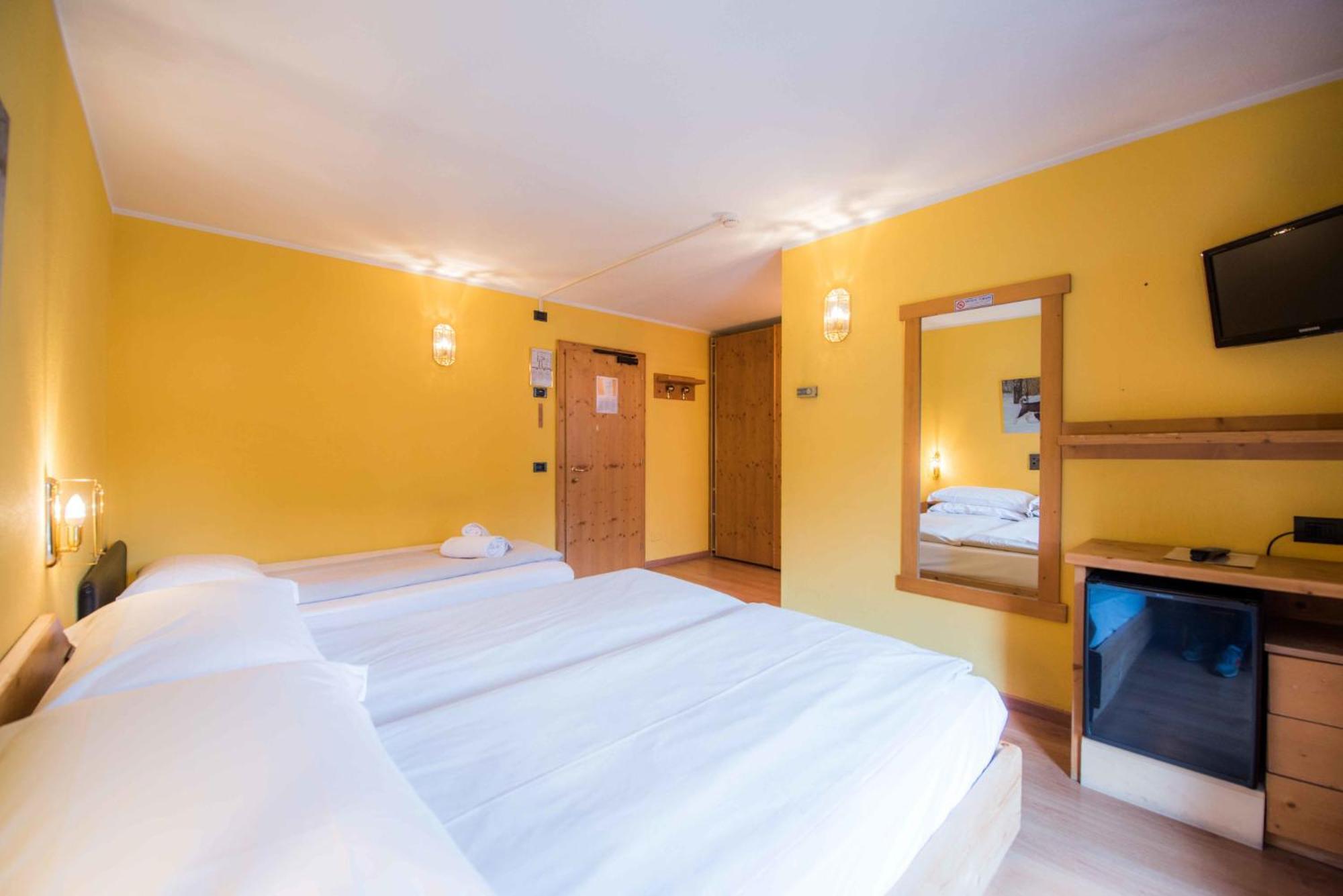 Hotel Angelica Ливиньо Экстерьер фото