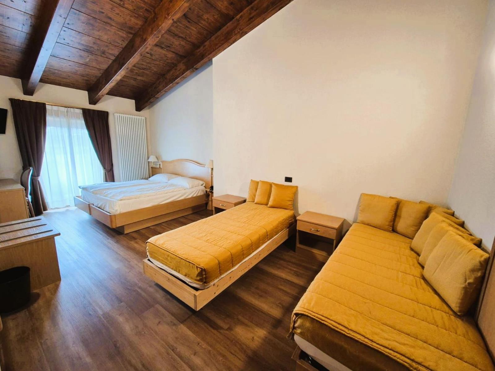 Hotel Angelica Ливиньо Экстерьер фото