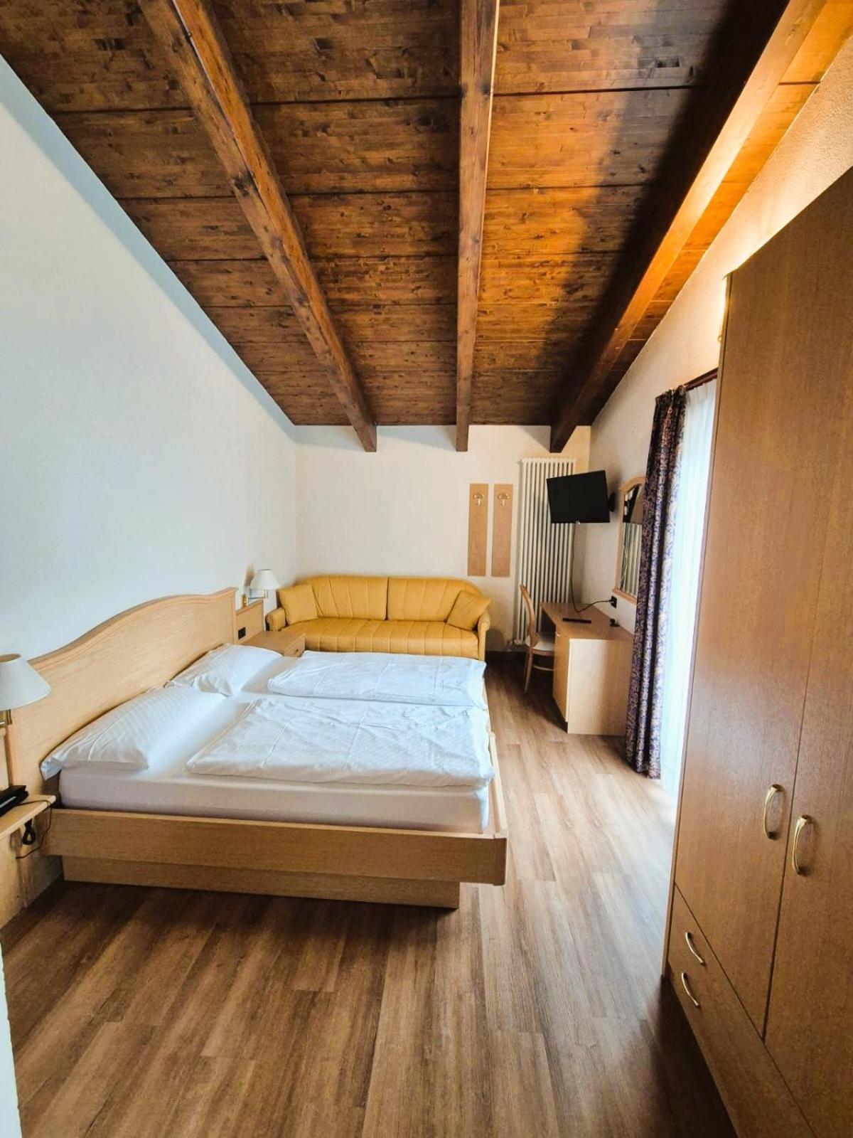Hotel Angelica Ливиньо Экстерьер фото