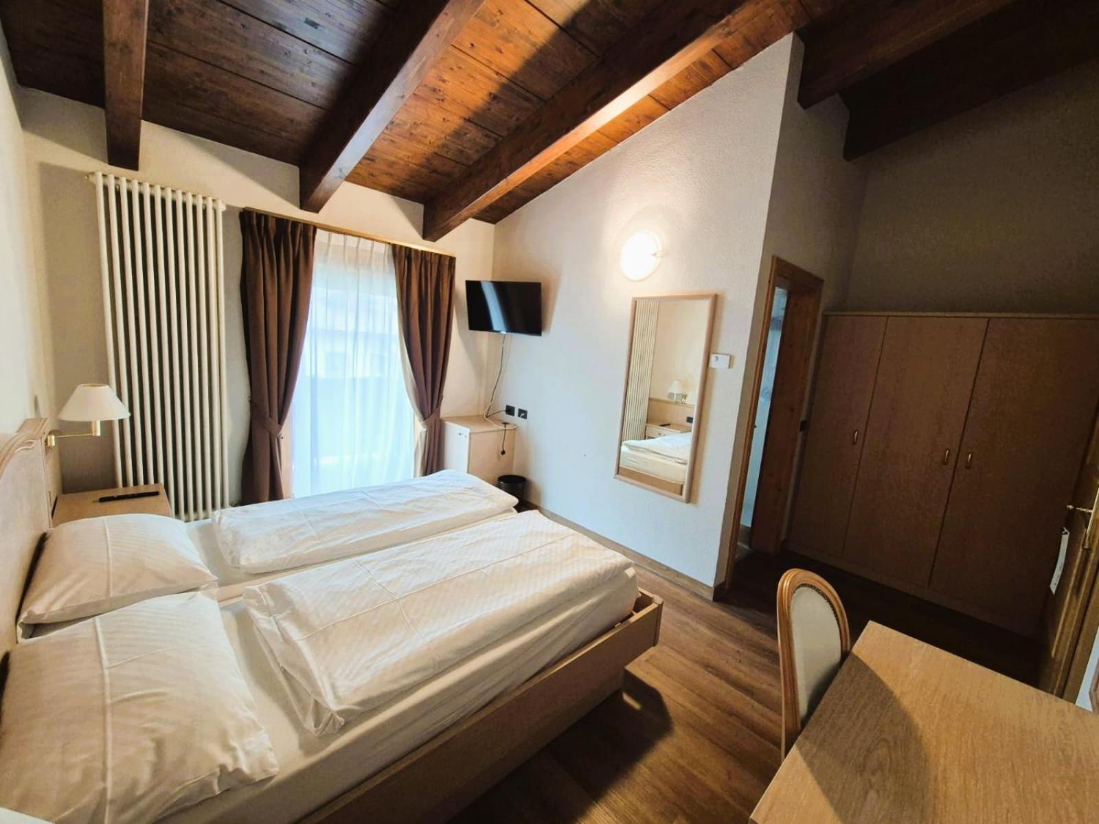 Hotel Angelica Ливиньо Экстерьер фото