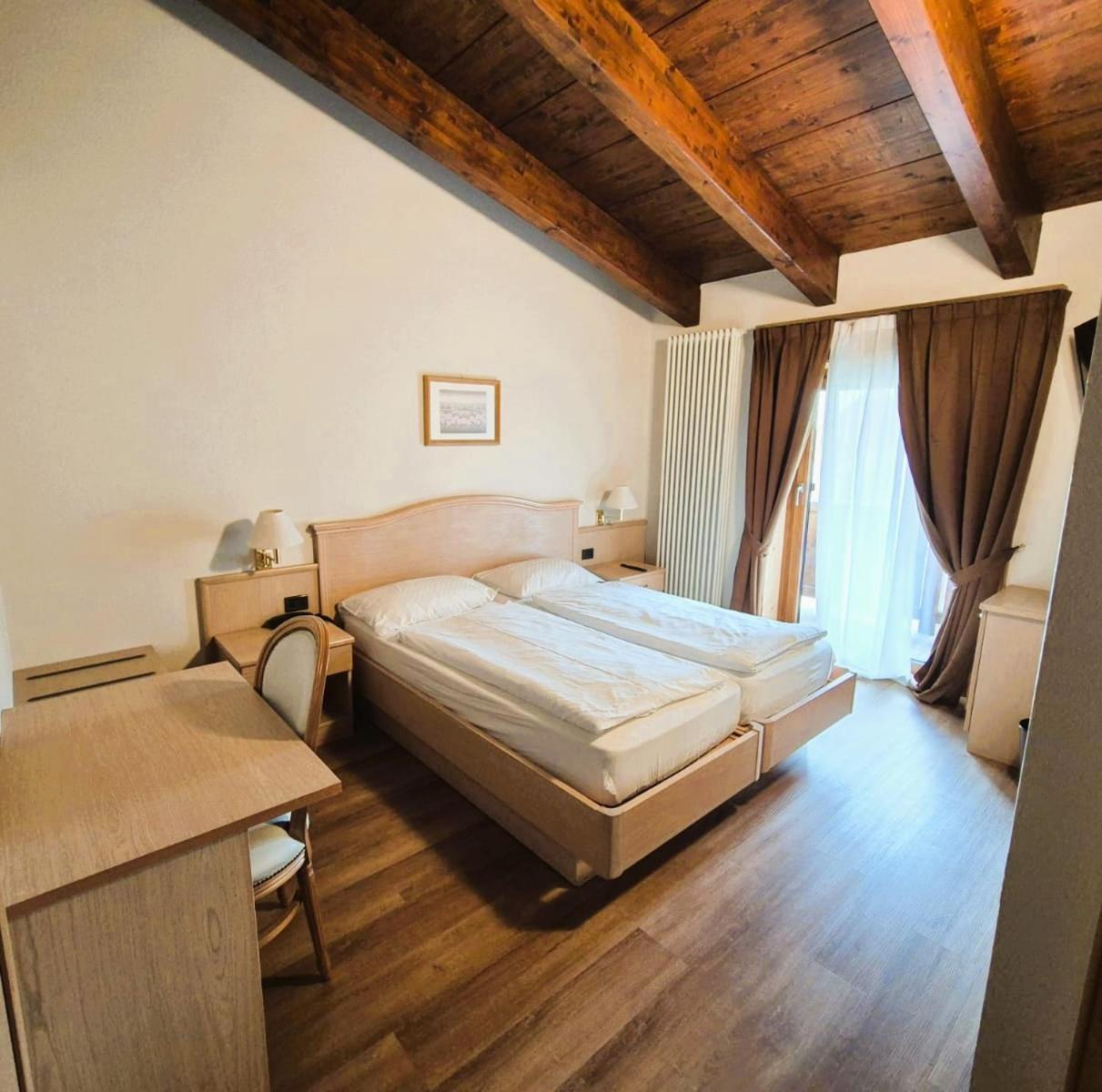 Hotel Angelica Ливиньо Экстерьер фото