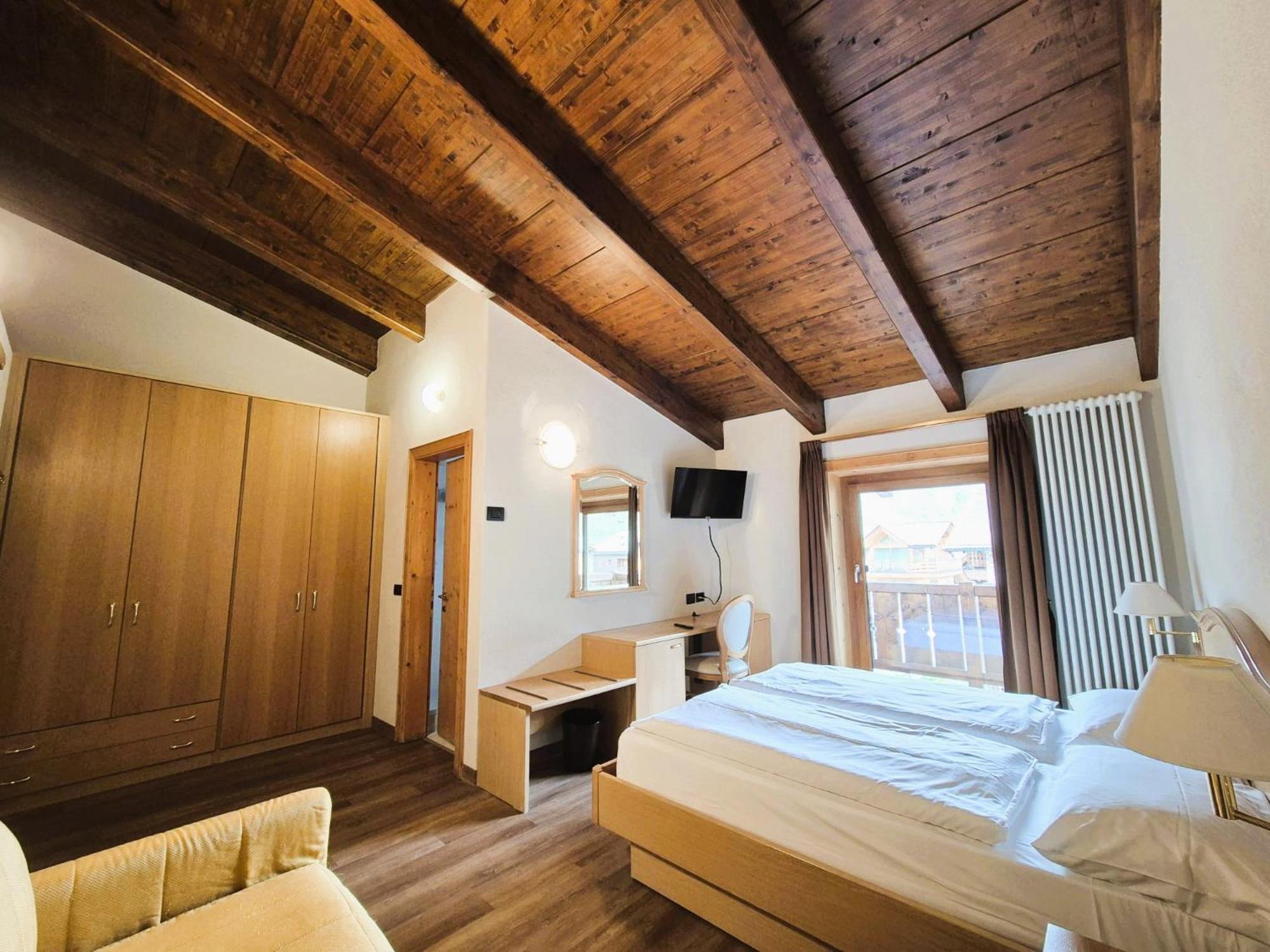 Hotel Angelica Ливиньо Экстерьер фото