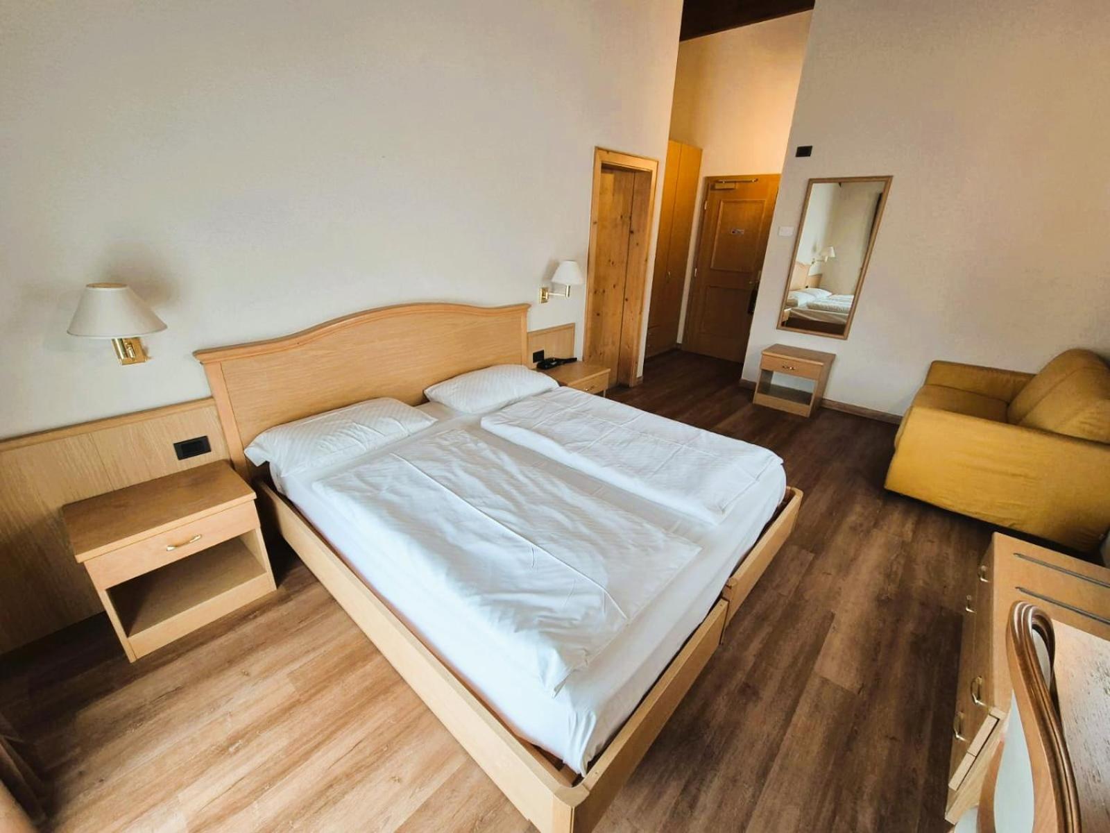 Hotel Angelica Ливиньо Экстерьер фото