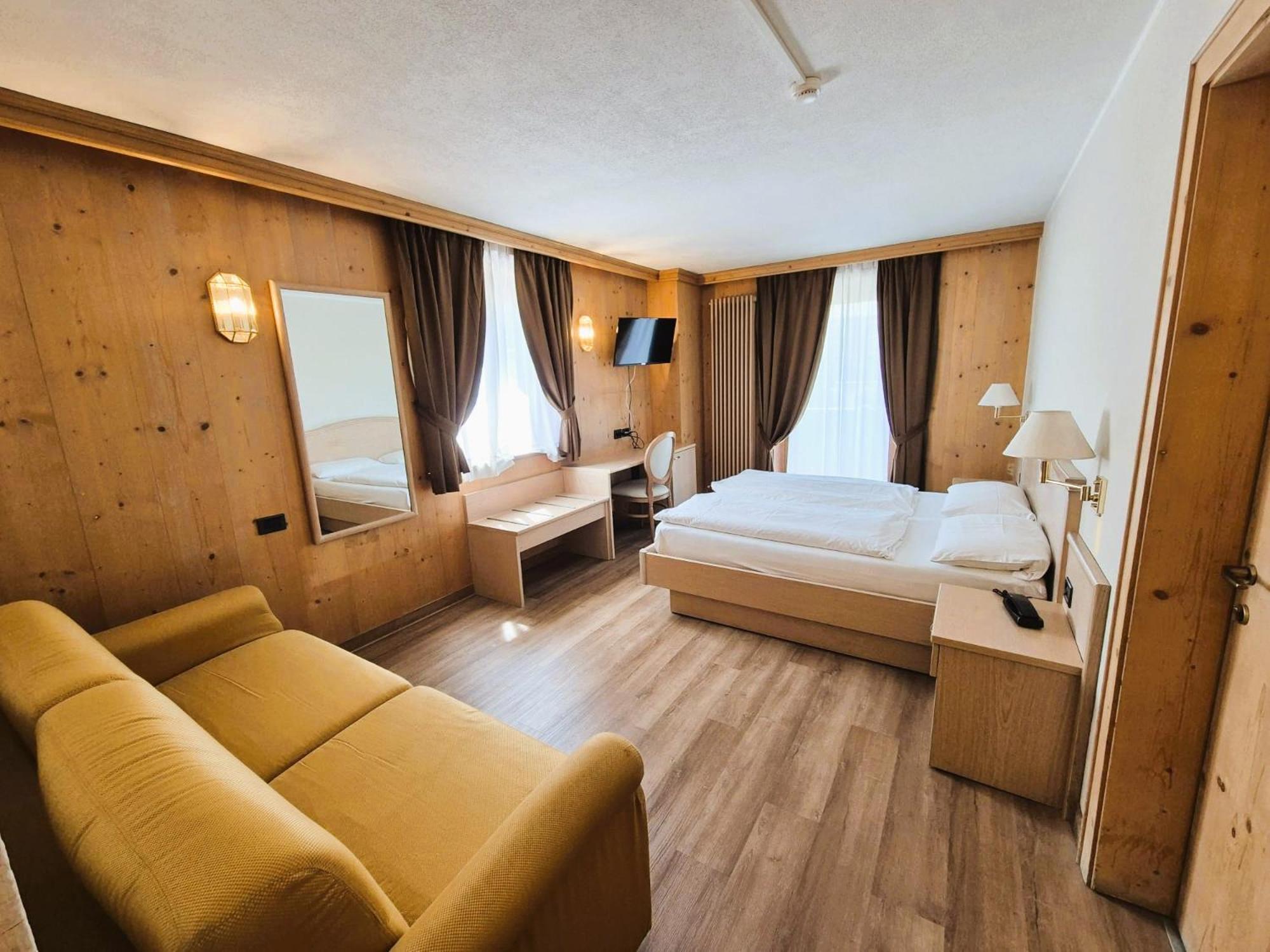 Hotel Angelica Ливиньо Экстерьер фото