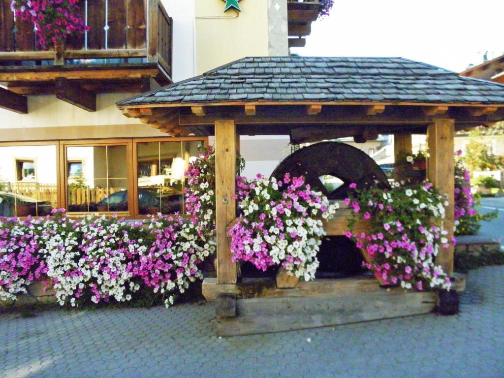 Hotel Angelica Ливиньо Экстерьер фото
