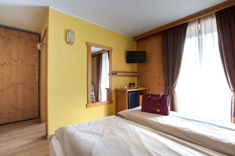 Hotel Angelica Ливиньо Экстерьер фото